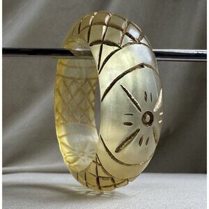 Vintage Rare Carved Bakelite Bracelet Champagne Pastel Yellow Large